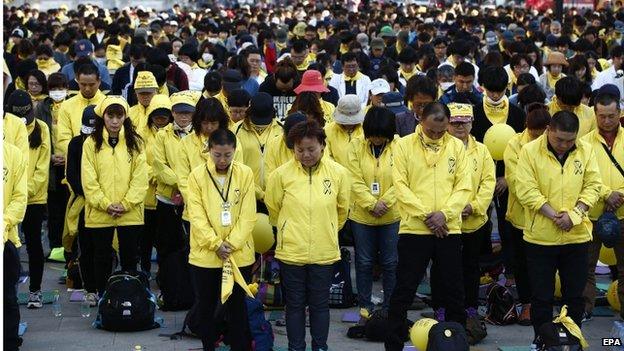 Relatives of Sewol ferry sinking victims and supporters gather during their protest at Gwanghwamun square in Seoul, South Korea, 25 April 2015.