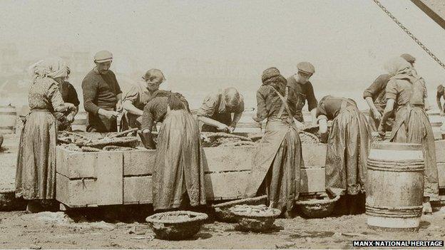 Isle of Man Herring Girls