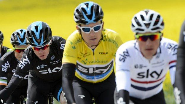 Geraint Thomas (in yellow) in the Tour de Romandie