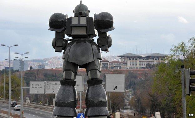 The robot statue overlooking Turkey's presidential palace