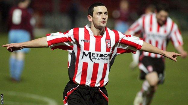 Mark Farren scores for Derry in 2009