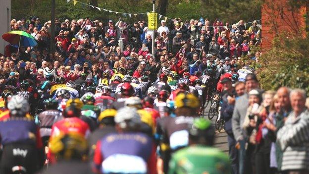 Tour de Yorkshire crowds