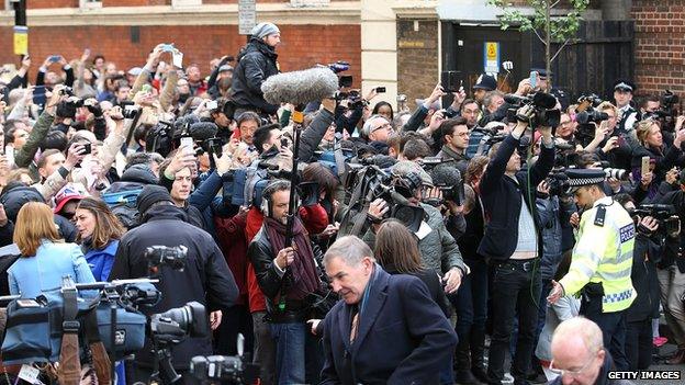 Crowds outside Lindo