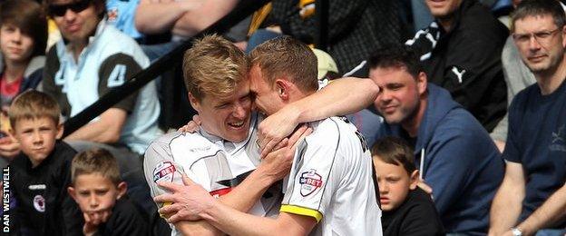 Damien McCrory (left) congratulates Stuart Beavon after Burton's first-half goal