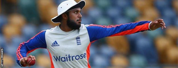 Adil Rashid fields in training