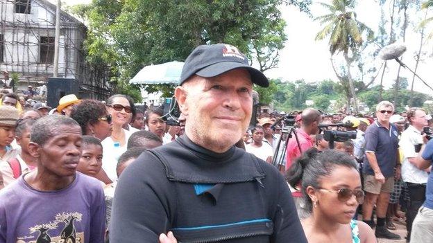 Barry Clifford at ceremony on Sainte Marie island