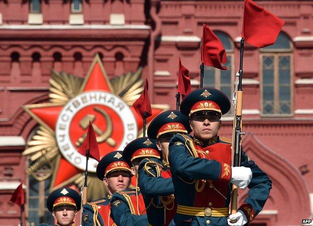 Russian soldiers parading in Red Square rehearsal, 7 May 15