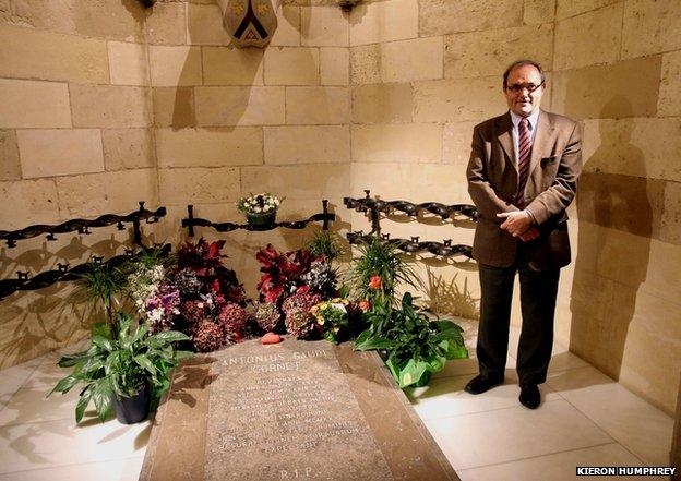 Jose Manuel Almuzara next to Gaudi's tomb