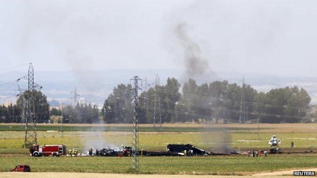 The remains of Airbus A400M are seen after crashing in a field near the Andalusian capital of Seville 9 May 2015.