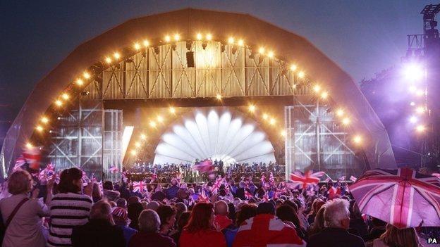 General view of VE Day concert