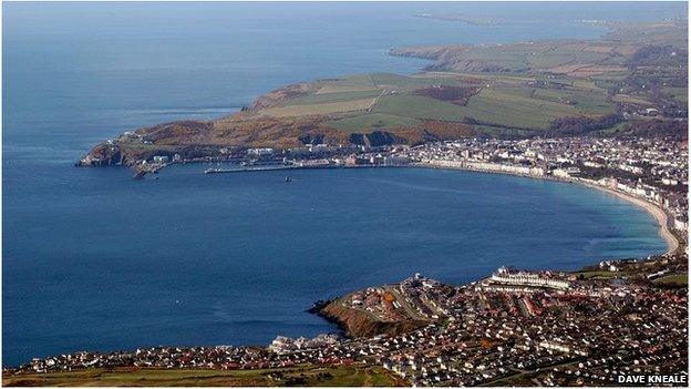 Douglas promenade by Dave Kneale