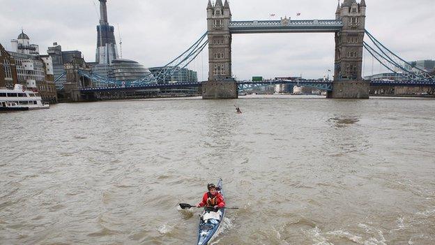 Sarah Outen sets off from Tower Bridge