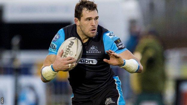 Sean Lamont carries for Glasgow Warriors