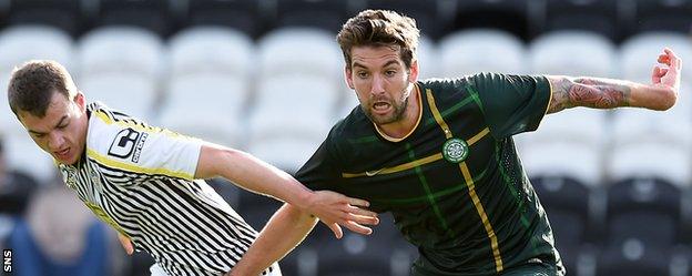 Charlie Mulgrew (right) in action against St Mirren's reserves