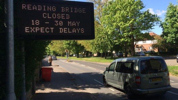 Reading bridge closure sign