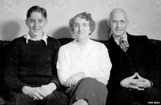 Edwin with his parents Frank Sr and Alice Hopkins in 1938