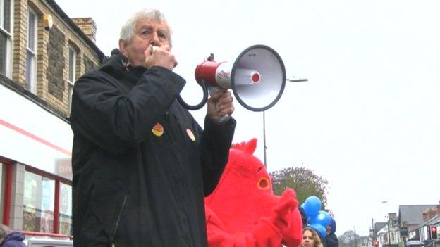 Rhodri Morgan campaigning for Labour in Whitchurch, Cardiff