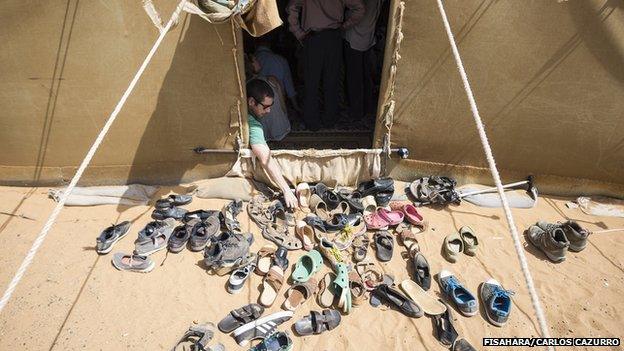 A performer at the FiSahara in Dakhla camp, Algeria