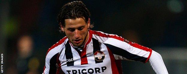 Mitchell Dijks in action for Willem II