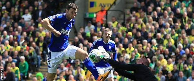 Tommy Smith equalised for Ipswich's 10 men