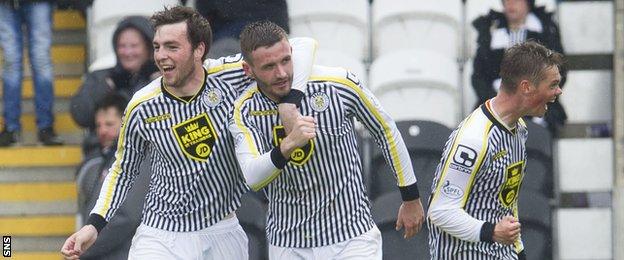 St Mirren players celebrating