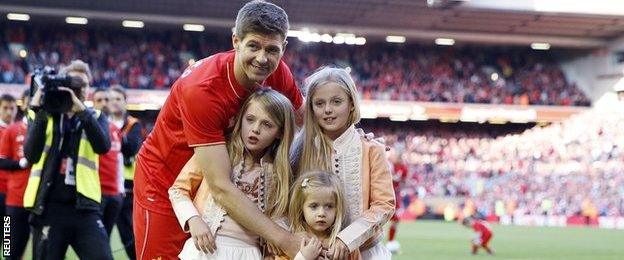 Steven Gerrard on the pitch with his daughters