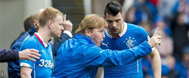 Stuart McCall gives instructions to Haris Vuckic