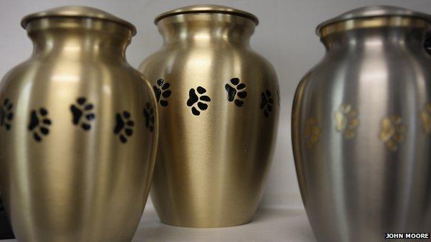 Urns designed for pets' ashes