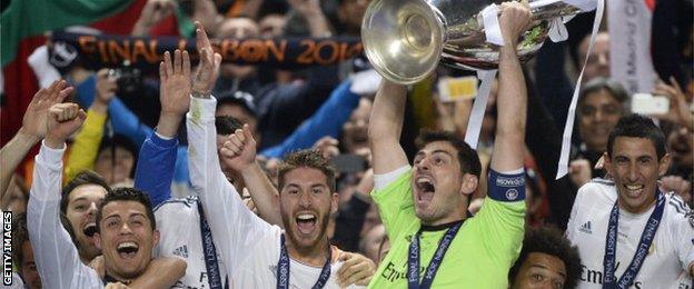 Iker Casillas lifts the Champions League trophy