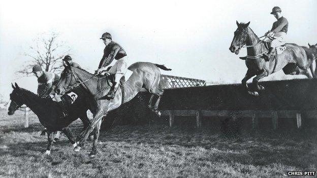 Racing at Gatwick - the Clayton Selling Chase