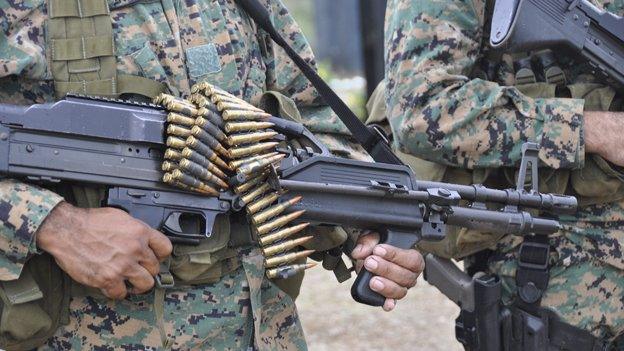 Close-up of weapon carried by a Panamanian special forces police officer in April 2015