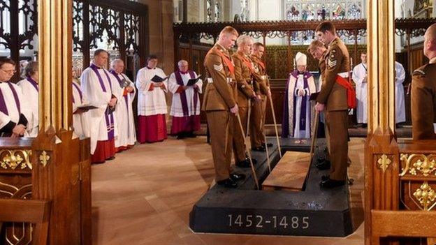 Richard III lowered into the ground