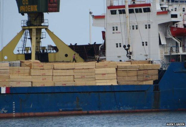 Timber on ship, Constanta