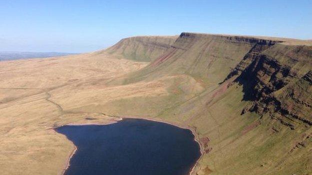 Llyn y Fan - Sian Gwilym