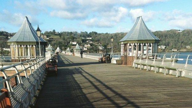 Pier Bangor - Elen Lois Williams