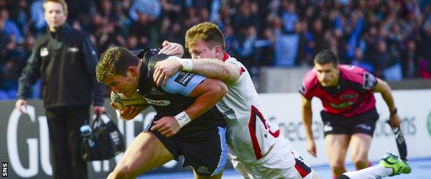 DTH van Der Merwe scored a try to level the score at 14-14 before Finn Russell's conversion for Glasgow Warriors