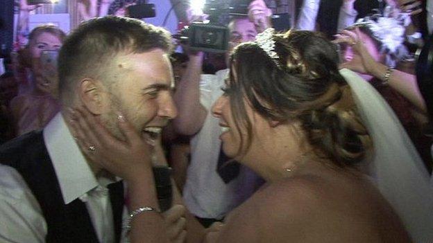 Gary Barlow surprises bride