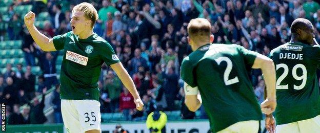 Jason Cummings scored a late winner for Hibernian at Easter Road