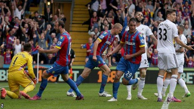 Maroune Chamakh celebrates scoring