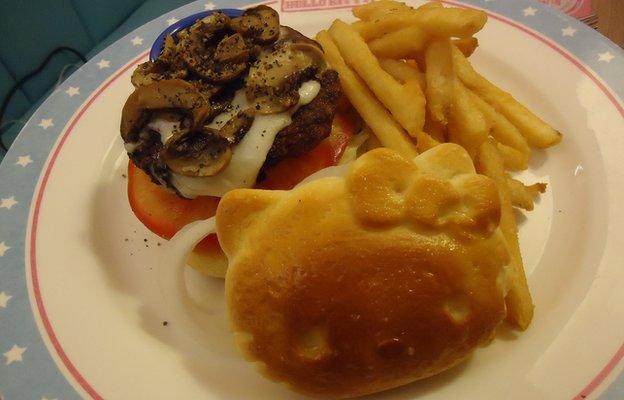 Picture of Hello Kitty themed restaurant in Taiwan