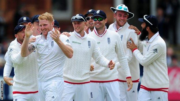 England celebrate Ben Stokes (front left) taking the wicket of Kane Williamson