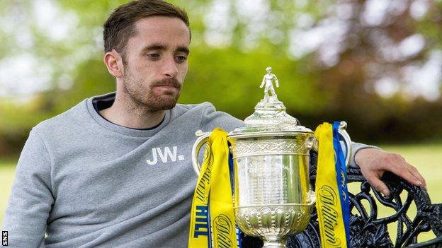 Inverness Caledonian Thistle midfielder Nick Ross with the Scottish Cup