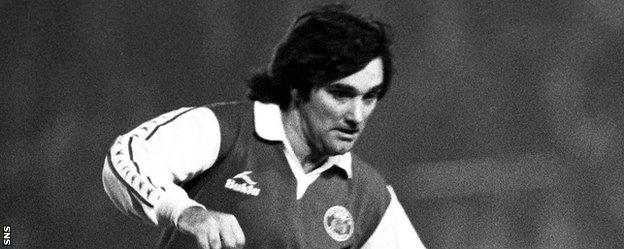 George Best in action for Hibernian