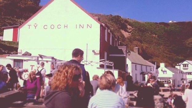 Tŷ Coch Porthdinllaen