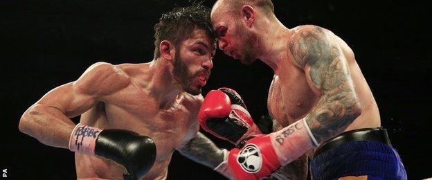 Jorge Linares and Kevin Mitchell