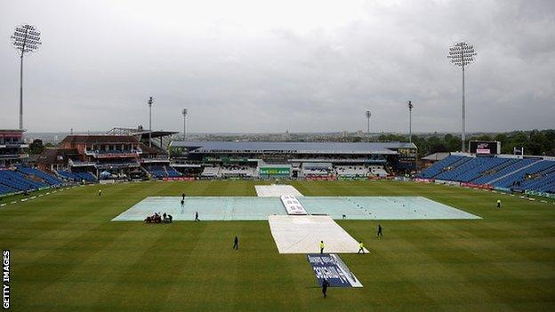 Covers coming on at Headingley