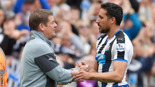 John Carver (left) and Jonas Gutierrez