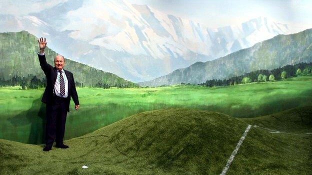 Sepp Blatter poses for photographers during the inauguration of the World Cup International Broadcasting Centre in Munich - June 6, 2006