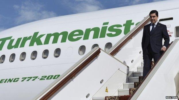Turkmen President Kurbanguly Berdymukhamedov arrives in Moscow (09 May 2015)