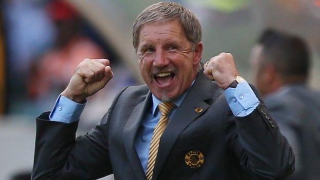 Stuart Baxter celebrates with Kaizer Chiefs